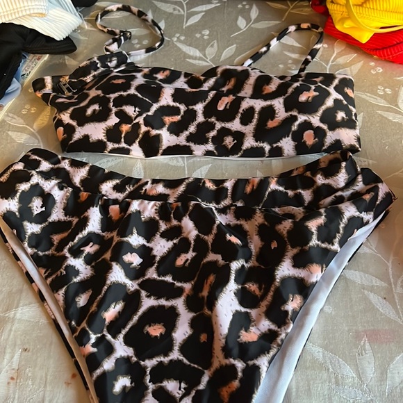 Cheetah Bikini - Picture 1 of 1